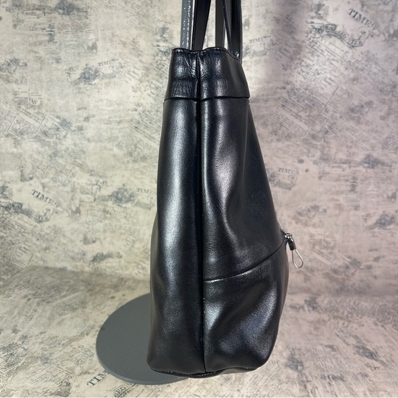 Mandarina Duck Black Leather Tote/Shoulder bag - Picture 3 of 16